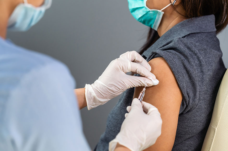 Bộ Y tế cho phép sử dụng kết hợp 2 loại vắc-xin phòng COVID-19 khác nhau