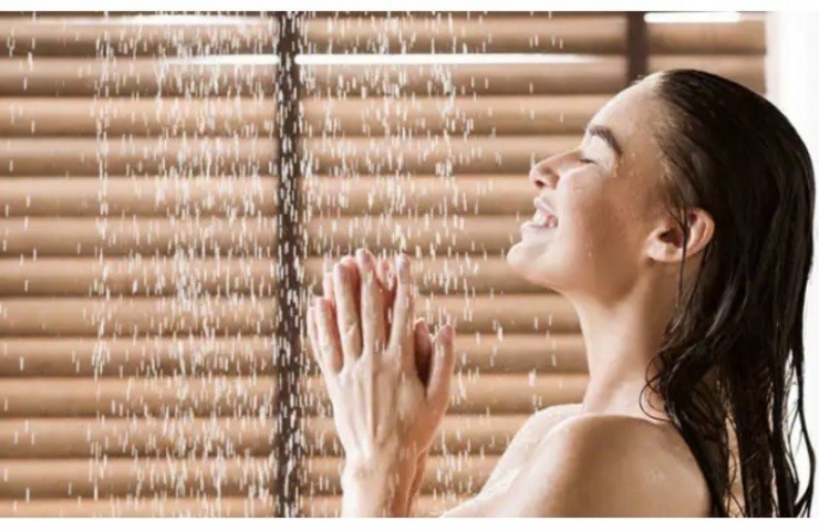 10 lợi ích sức khoẻ của việc tắm nước lạnh không phải ai cũng biết