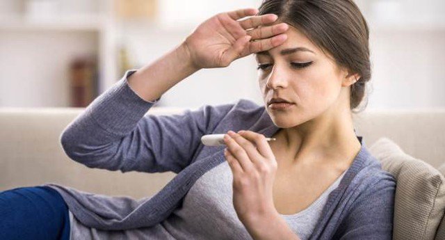 4 sai lầm cần tránh khi bị ốm sốt, đây là tất cả những điều nên và không nên làm khi bị sốt để phòng biến chứng