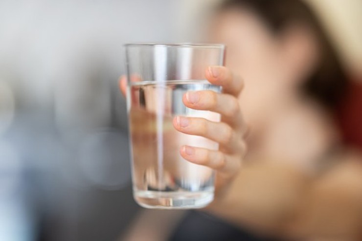 6 thói quen buổi sáng sánh ngang thuốc bổ, uống nước ấm chỉ xếp thứ 2