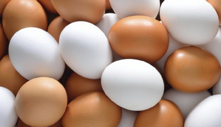 Trứng gà vỏ trắng và vỏ nâu, loại nào tốt hơn?