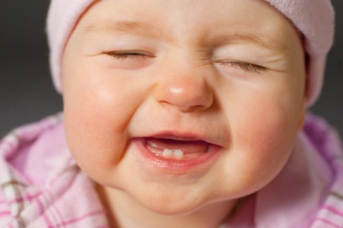 Khi nào trẻ mọc chiếc răng đầu tiên?