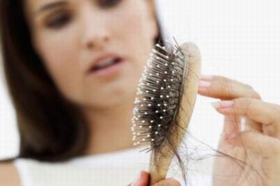 Nguyên nhân gây rụng tóc sau sinh?