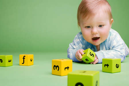 Cách chọn đồ chơi giúp trẻ phát triển trí thông minh