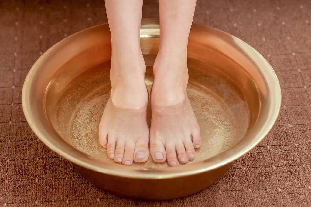 5 sai lầm khi ngâm chân gây hại cho sức khoẻ