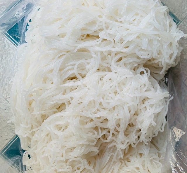 Bún để qua đêm có vị chua nhẹ: Ăn được hay nên bỏ?