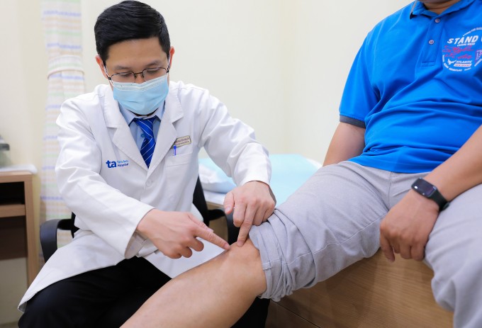 Cách giảm đau chân khi đi bộ nhiều dịp lễ