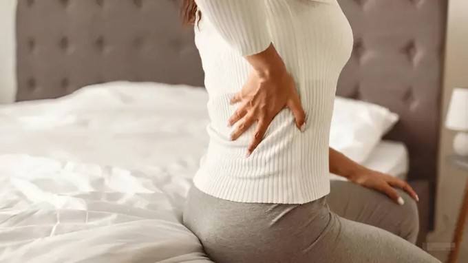5 kiểu đau lưng cảnh báo vấn đề về gan, thận và phổi
