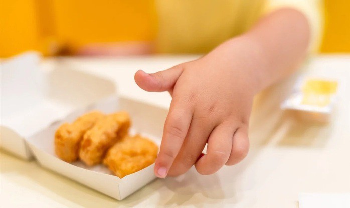 Nạp quá nhiều những món ăn này, trẻ dễ 